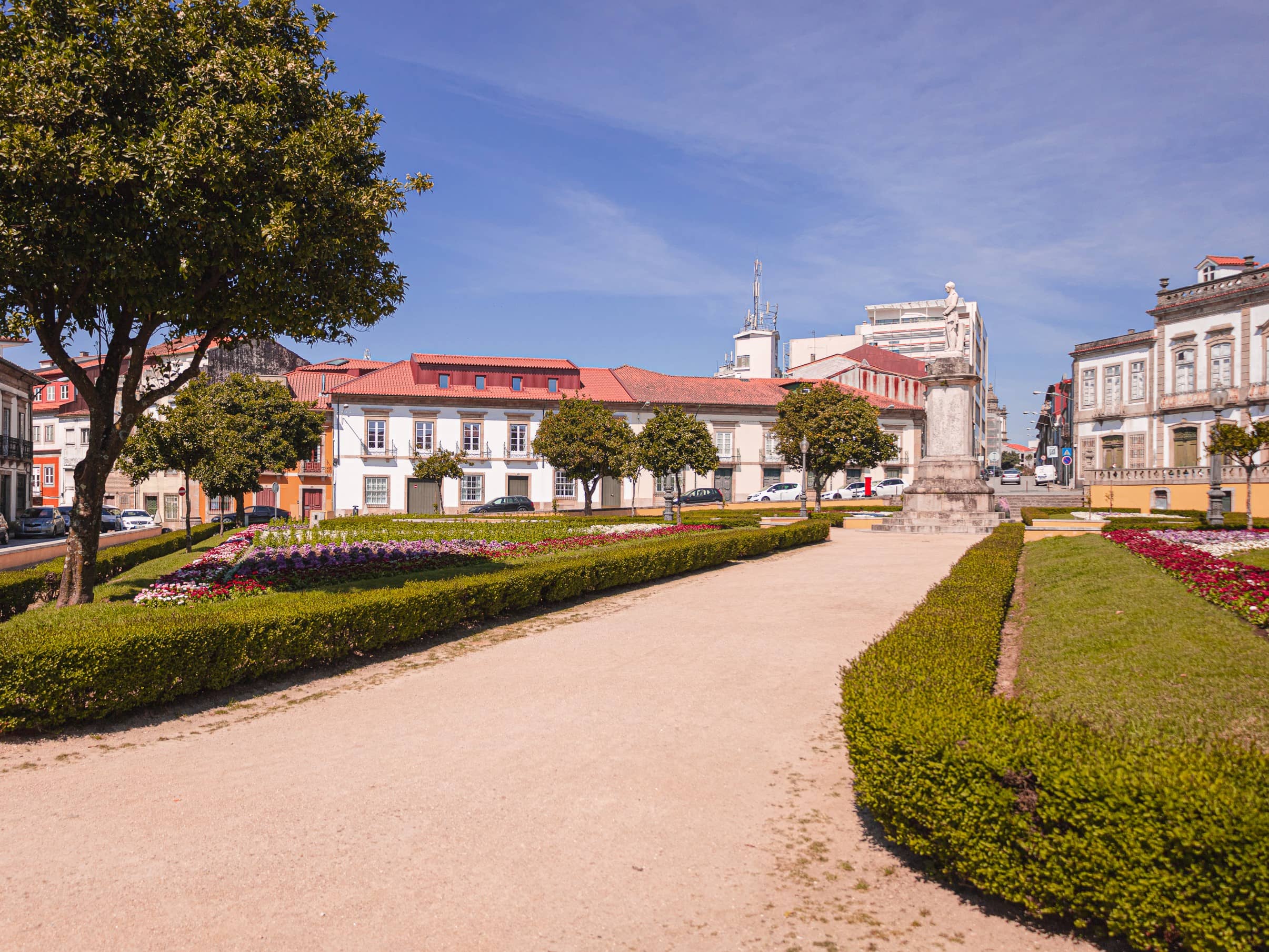 Praça Mouzinho de Albuquerque 